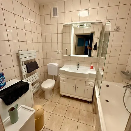 Nest * Cracovie